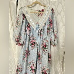 Aria Vintage floral dressing gown/Robe
